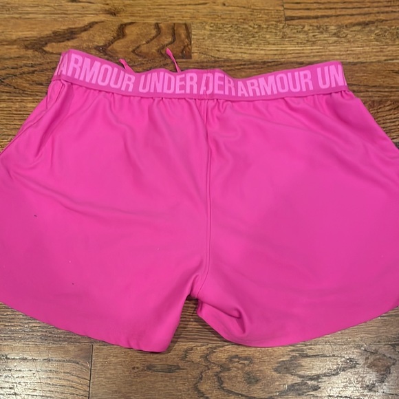 Under Armour women’s pink shorts - Picture 4 of 4
